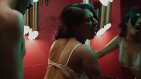 Şimdiye Kadar Görülen En Seksi Terli Umumi Tuvalet Seks