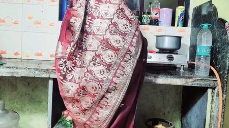 Karawa Chauth: Kayınbirader, yengesine şöyle dedi: "Yenge, bugün çok güzel görünüyorsun. Vaktin var mı?" (Hintçe ses kaydı)