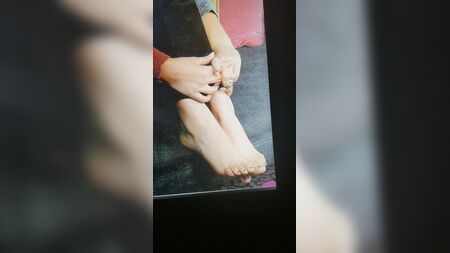 Victoria Justice'in Ayaklarına Boşalma Haraç