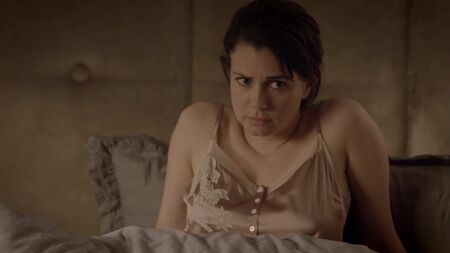 Mia Kirshner - ''Taşıyıcı Annelik Tuzağı'' 02