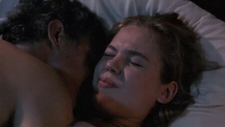 Agnes Bruckner - ''Mavi Araba''