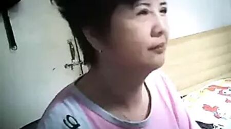 Çinli büyükanne web kamerası