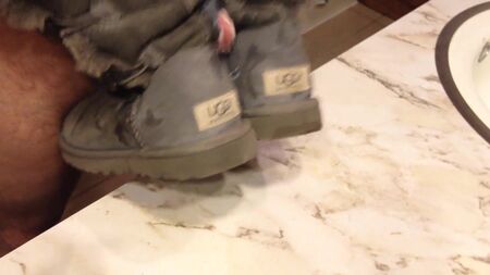Lanet olası eşlerin Ugg botları