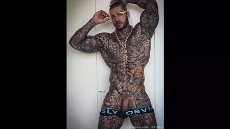 Seksi Kaslı Dövmeli Büyük Penisli Leon Yaki (Yaki Boy)