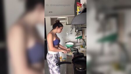 Sikişmek aklıma geldi