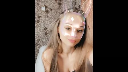 Miss Vikk, cunnilingus sırasında istem dışı boşalıyor (titreyerek)