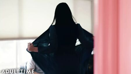 YETİŞKİN İÇİN Angela White, Psikopat Kocasını İsteksizce Sikişiyor