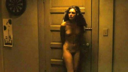 Alexa Davalos'un Çıplak Göğüsleri ve Kılları ScandalPlanetCom'da