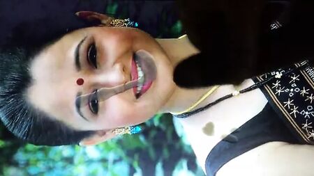 Sonalika Joshi, namı diğer Madhabi Bhabi'nin üzerine sıcak sperm