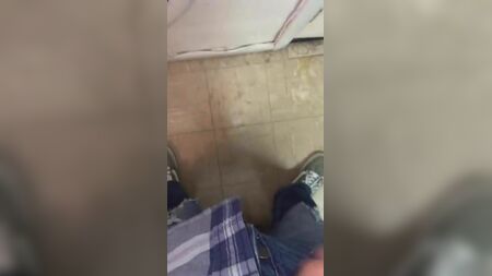 Bir kez daha köpüklü bir sarsıntı ve boşalma