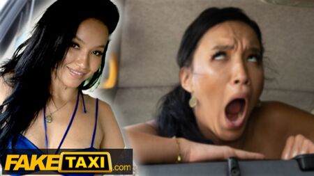 Fake Taxi - Bikini Güzeli Asia Vargas, şoförün büyük zevkine taksinin arka koltuğunda soyunuyor