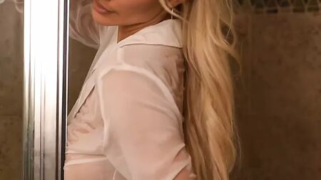 Lindsey Pelas'ın OnlyFans çıplak videosu