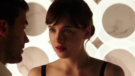 Dakota Johnson - Karanlık Yüzler (2017)