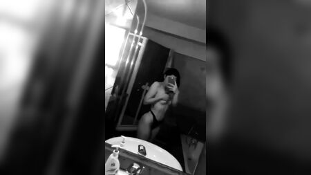 Mara Ognean, Romanyalı vlogger, çok seksi