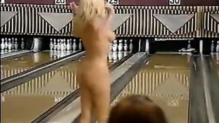 Jacqueline Lovell Çıplak Bowling (tam) 3. bölüm / 3