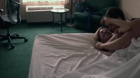 Amy Hargreaves - Aşık Olması (2015) Seks Sahneleri