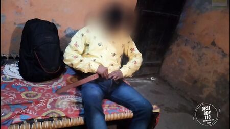 Pornocu çocuk, sikinin kalkacağına emin ol, seni taşralı çocuk. 110 porno video