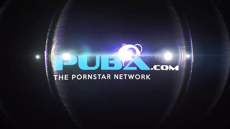 En seksi porno yıldızları sertçe sikiliyor