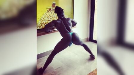 Siyah erkek twerk 2
