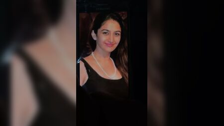 Neha Mehta'ya Saygı Duruşu