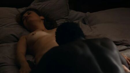 Emmanuelle Devos, Amin (2018) filminde çıplak