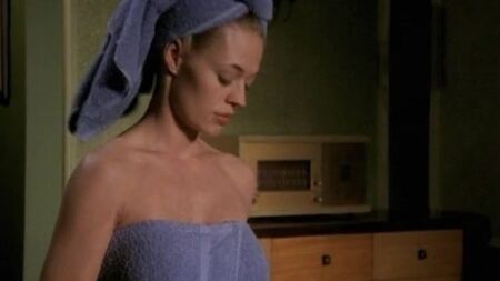 Jeri Ryan - ''Dark Skies'' 1. Sezon 17. Bölüm