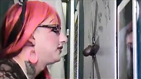 CD TV, gloryhole'da kocaman bir BBC'yi yalıyor