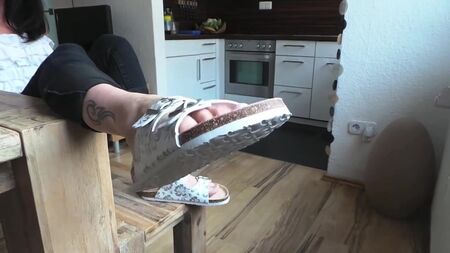 Footfetish'te sergilenen Birkenstock sandaletleri