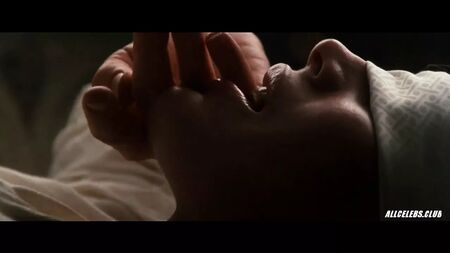 Kim Basinger, 9 1/2 Hafta filminde