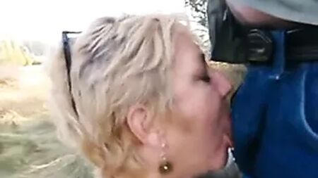 Milano'da 51 yaşındaki Rumen bir bakıcının oral seks yapması