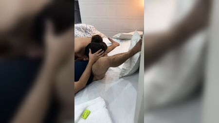 Karını bir otelde becer