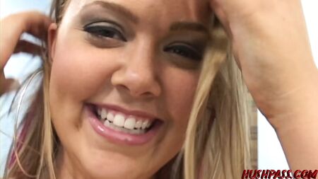 Sevimli Amber Peach, Kendini Kaybeden Bir Anal Sürtüğü