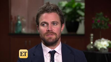 ETOnline: Stephen Amell ile Röportaj
