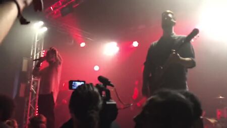 Bring Me The Horizon "Pray For Plagues" Warchild için The Dome'da canlı