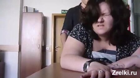 Meme dolu olgun olgun sekreter ofiste patron tarafından anal becerdin Ev amatör özel Olgun tombul anne ofisi