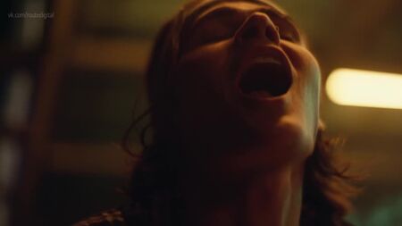 Sydney Sweeney, Hunter Schafer, Alexa Demie Çıplak ve Seksi - Euphoria s01e04 (2019) HD 1080p Online İzle