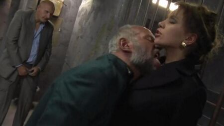 Hapishane topraklarında zalim porno