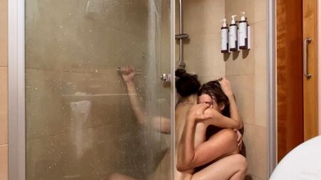 Banyo aşk için ideal bir yerdir!