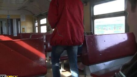 Trende pikap ev yapımı bir gangbang ile sona erdi