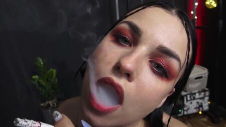 Daha fazla emmek istersiniz - bir sigara veya dick!