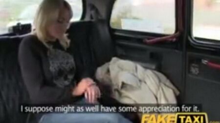 Sadece ona büyük bir horoz göster - hemen ağzıma almaya hazır