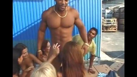Halka açık negro ile orgy