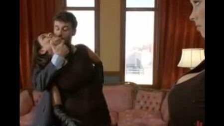 BDSM tarzında bir eş ve hizmetçilerin cezası