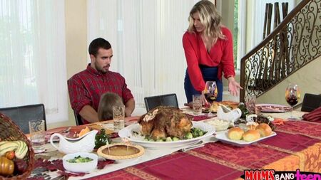 Aile Yemeği Üç Seks ile sona erdi
