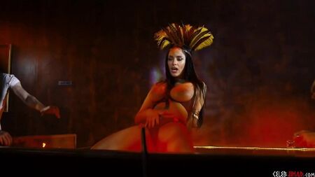 SALMA HAYEK’İN “FROM DUSK TILL DAWN” FİLMİNDEN ÇIKARILAN ÇIPLAK SEKS SAHNESİ