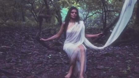 Sherlyn Chopra'nın Seks Sahneleri - Kamasutra 3D (2015)