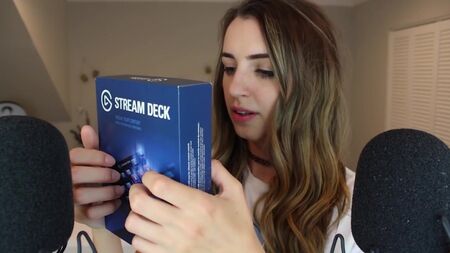 [Gibi ASMR] [ASMR] Yeni ve Farklı Nesnelere Yavaşça Vurma (Fısıldayarak)