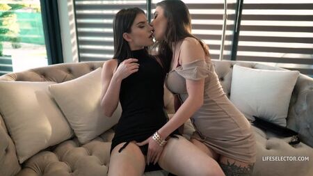 Liya Silver ve Stefany Kyler (Kontrolsüz Eskort Bağımlıları)
