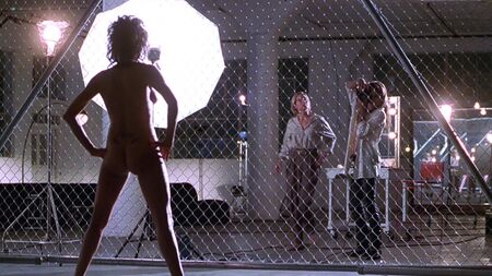 Angelina Jolie'nin Çıplak Popo ve Elizabeth Mitchell'in Çıplak Lezbiyen Seks Sahnesi - Gia (1988) HD 1080p Blu-ray