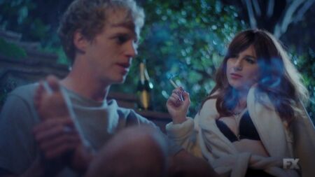 Aya Cash Çıplak - You're the Worst 1. Sezon 1. Bölüm (2014) HD 720p Çevrimiçi İzle
